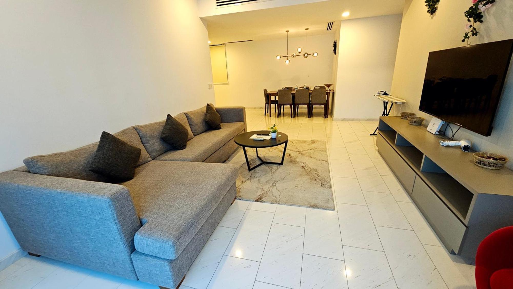 Crystal Service At Eaton Klcc Apartment *