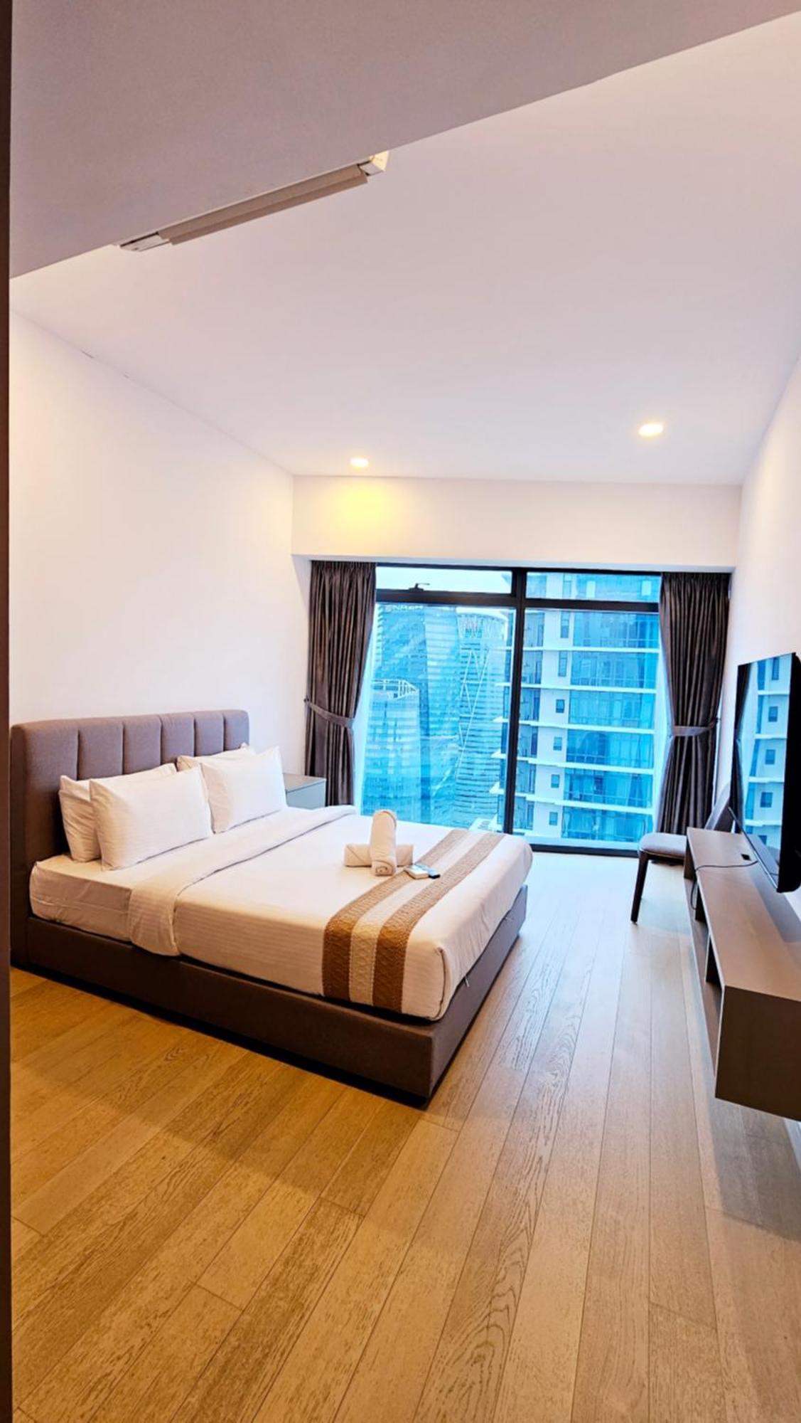 Crystal Service At Eaton Klcc Apartment Kuala Lumpur