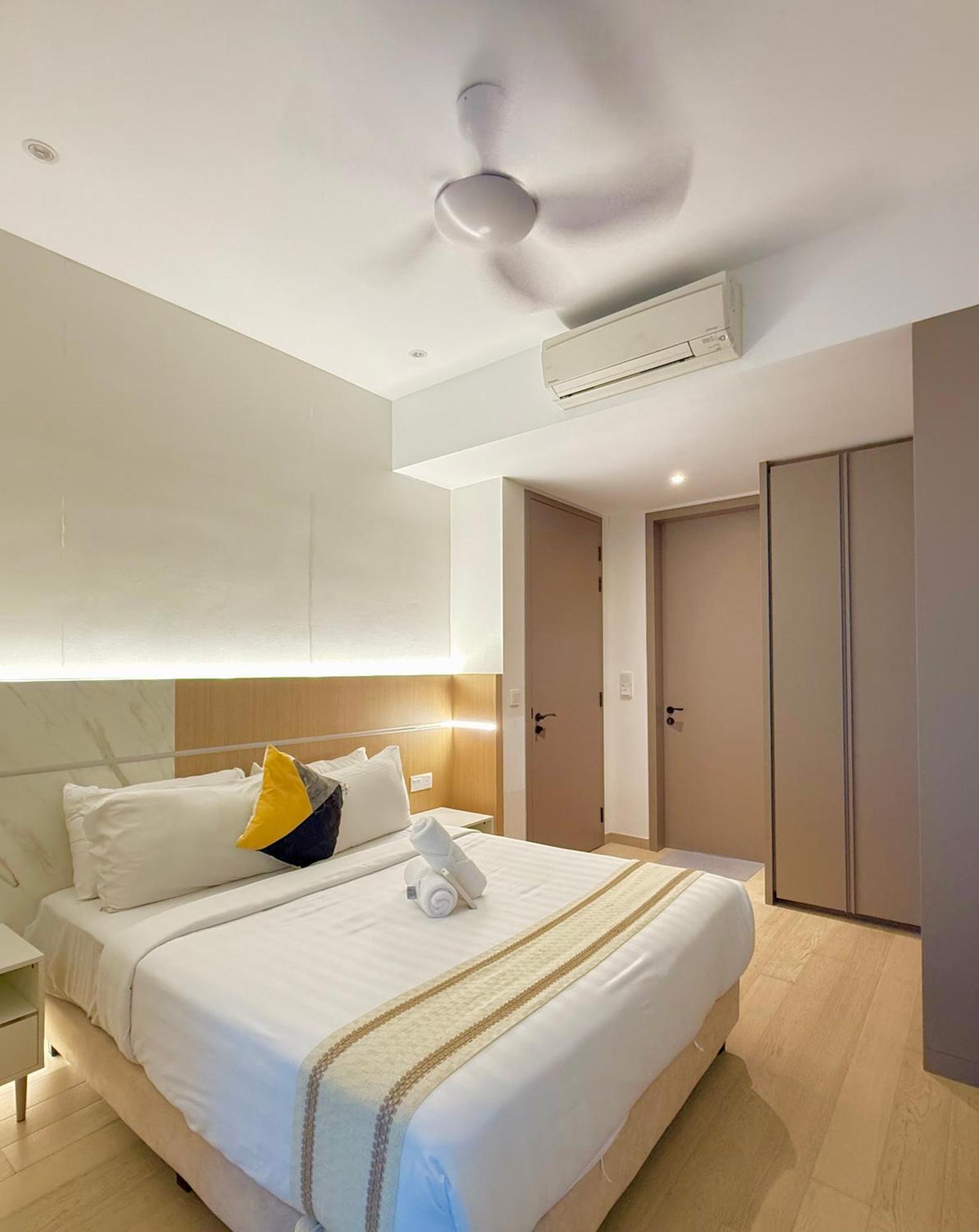 Apartment Crystal Service At Eaton Klcc