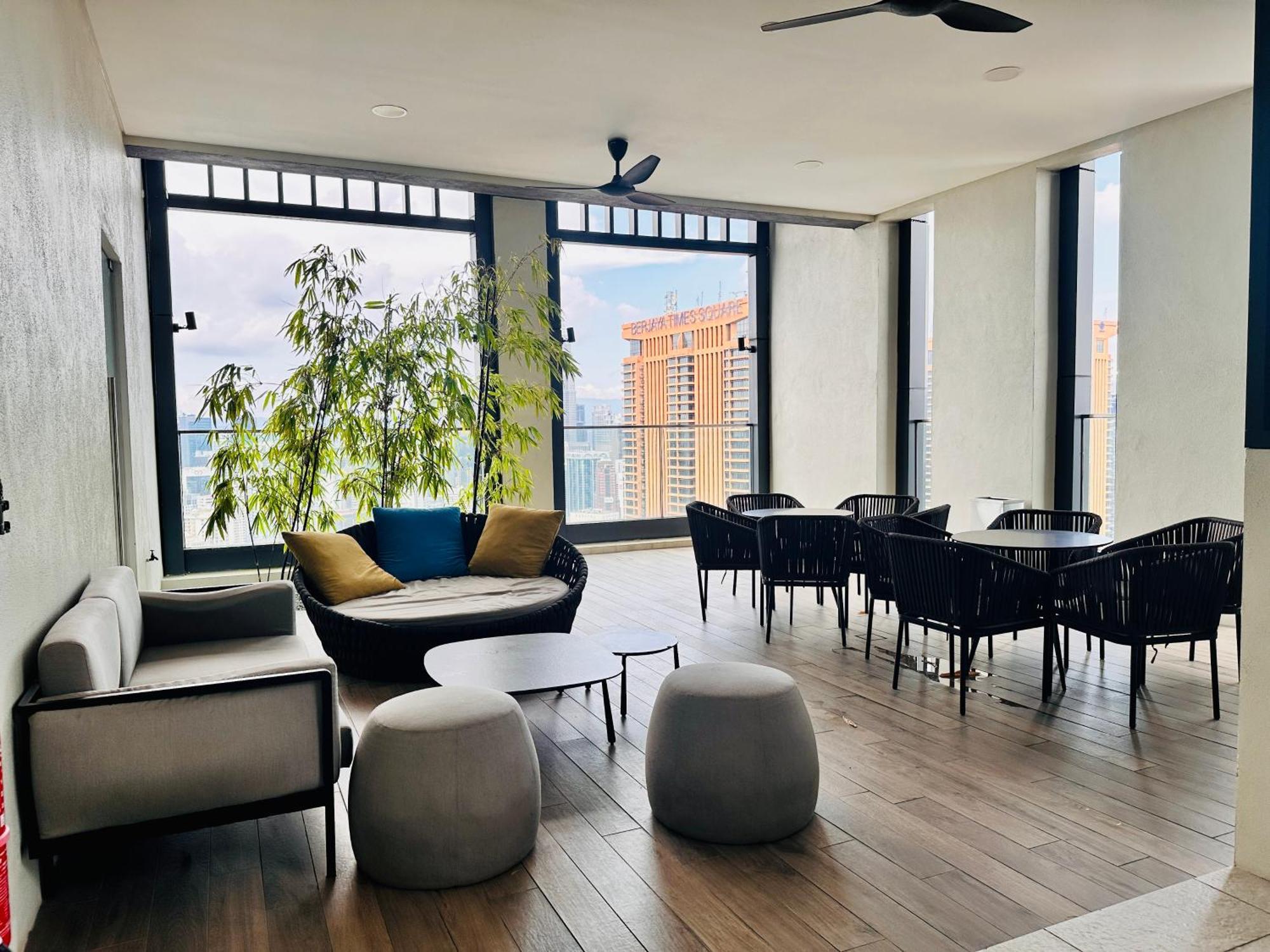 Smart Service Lucentia Bbcc Lalaport Apartment Kuala Lumpur