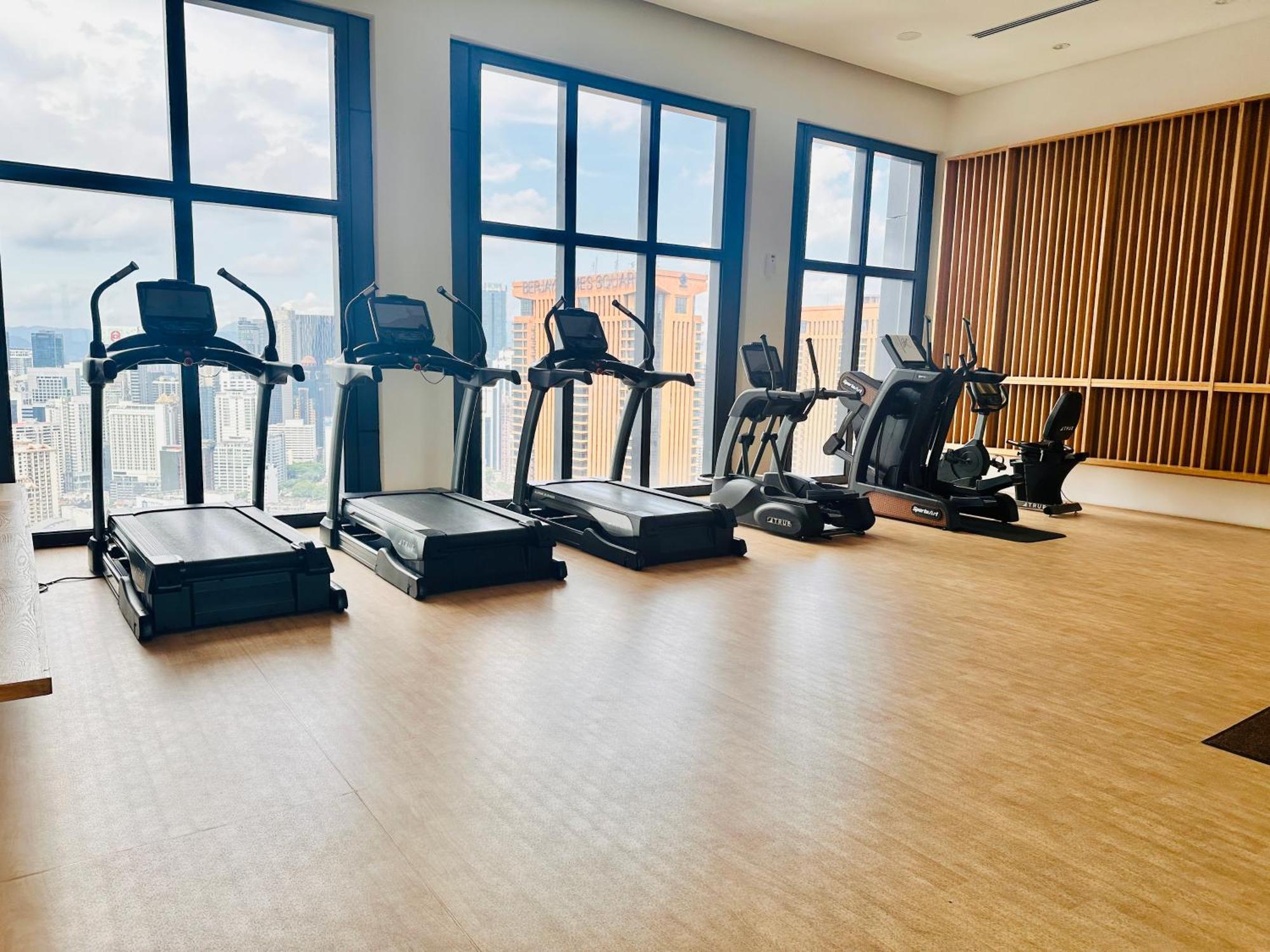 Apartment Smart Service Lucentia Bbcc Lalaport