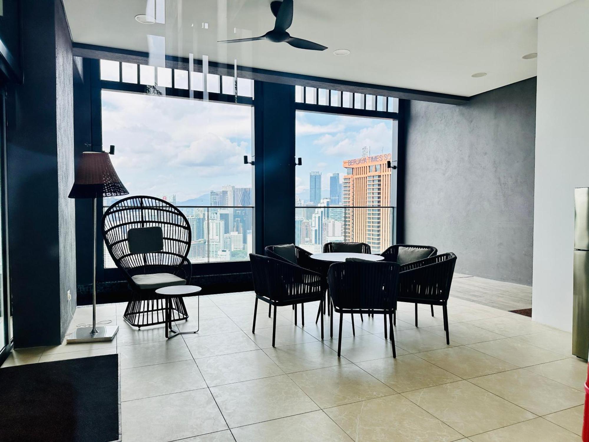 Apartment Smart Service Lucentia Bbcc Lalaport
