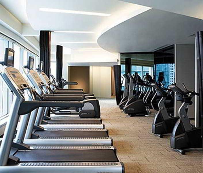 Traders Hotel, Hotel 5*