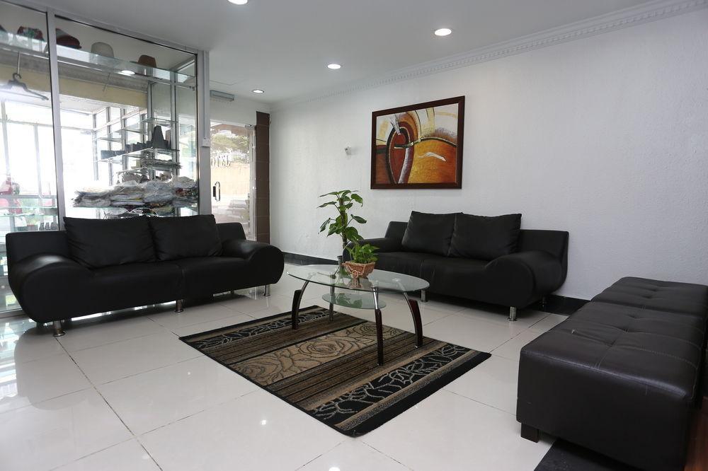 Oyo 103 V'la Garden Hotel