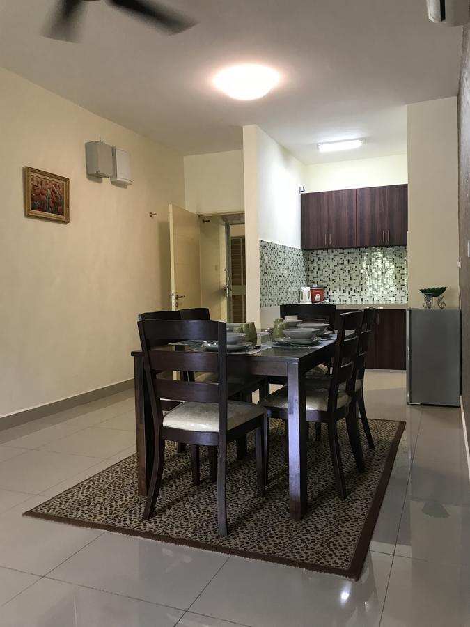 Short In Apartment *