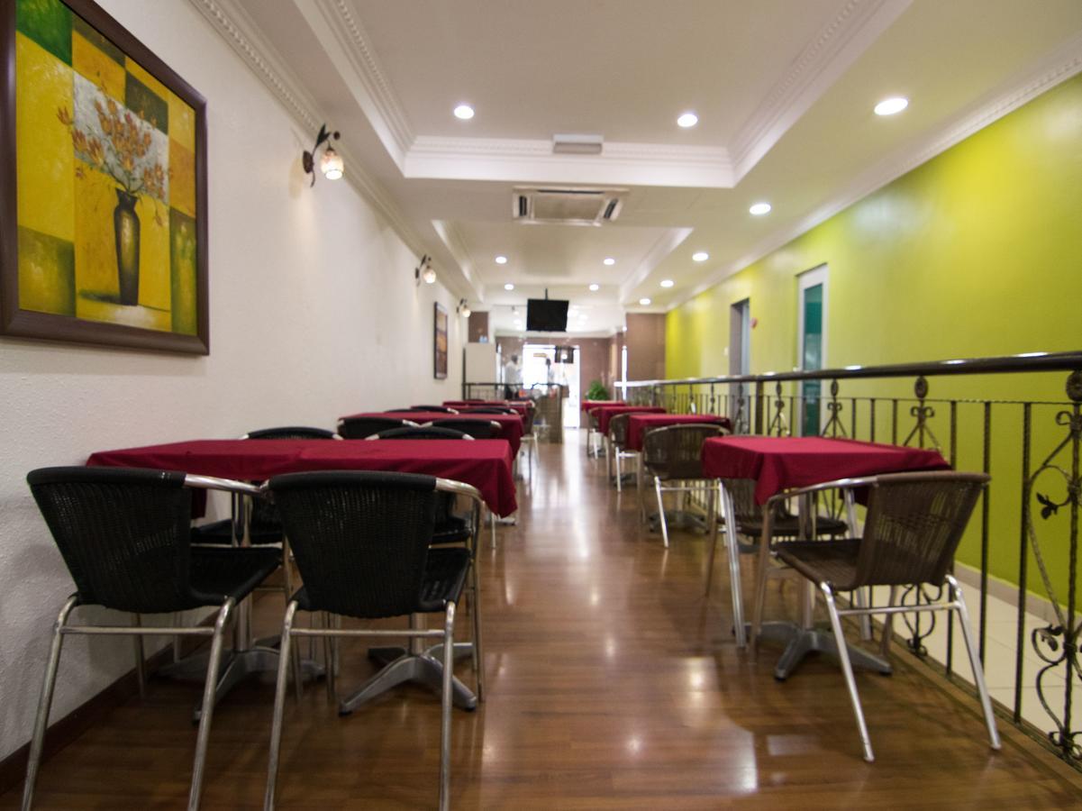 Hotel Oyo 103 V'la Garden
