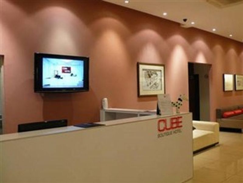 Simms Boutique Hotel 2*