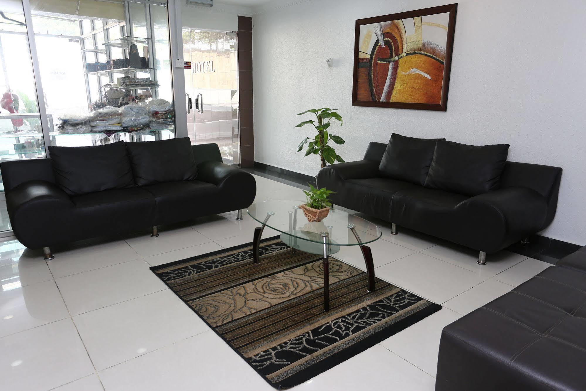 Oyo 103 V'la Garden Hotel 2*