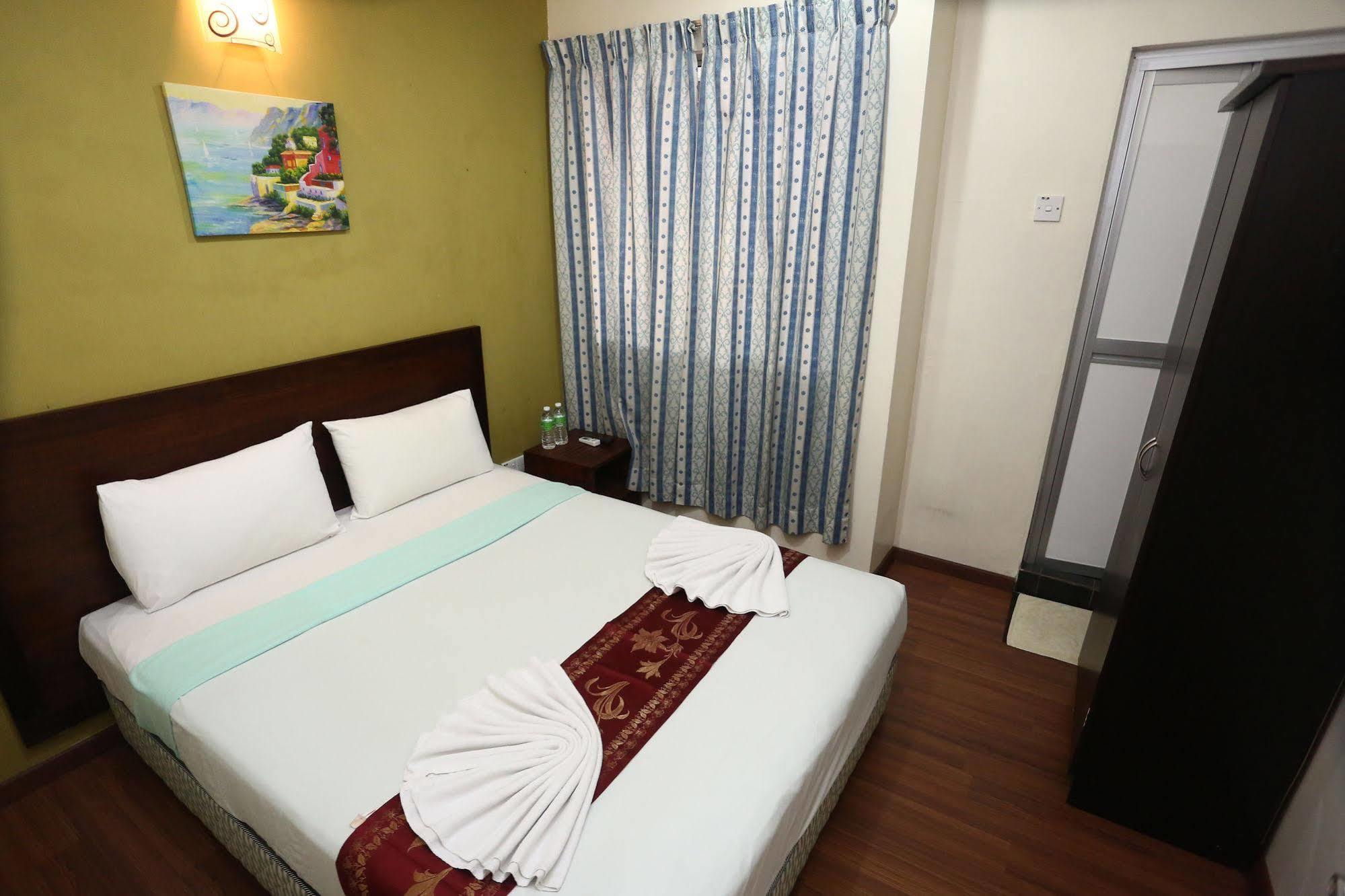 Hotel Oyo 103 V'la Garden