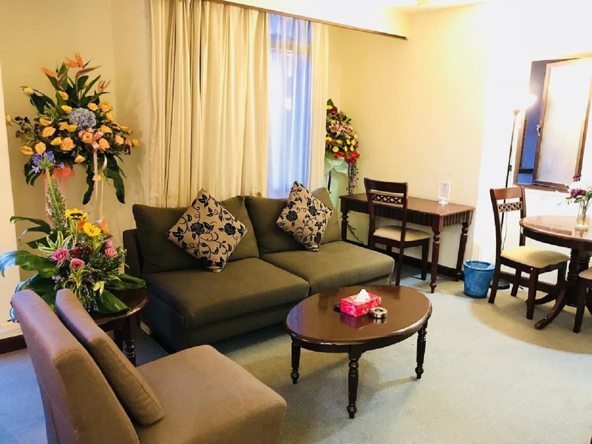 Service Suites@times Square Apartment *