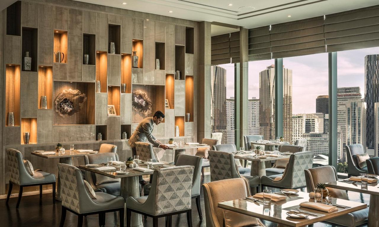 Four Seasons Hotel 5*