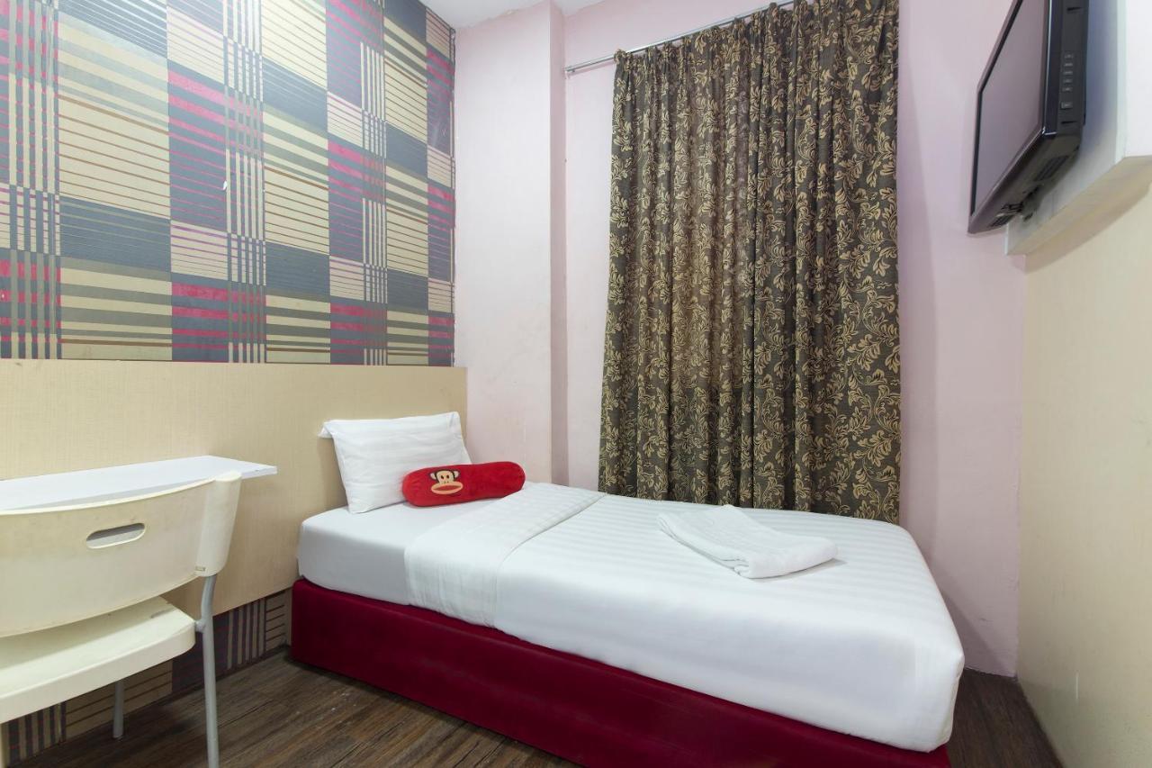 Simms Boutique Hotel 2*