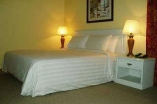 Duta Vista Suites Hotel 3*