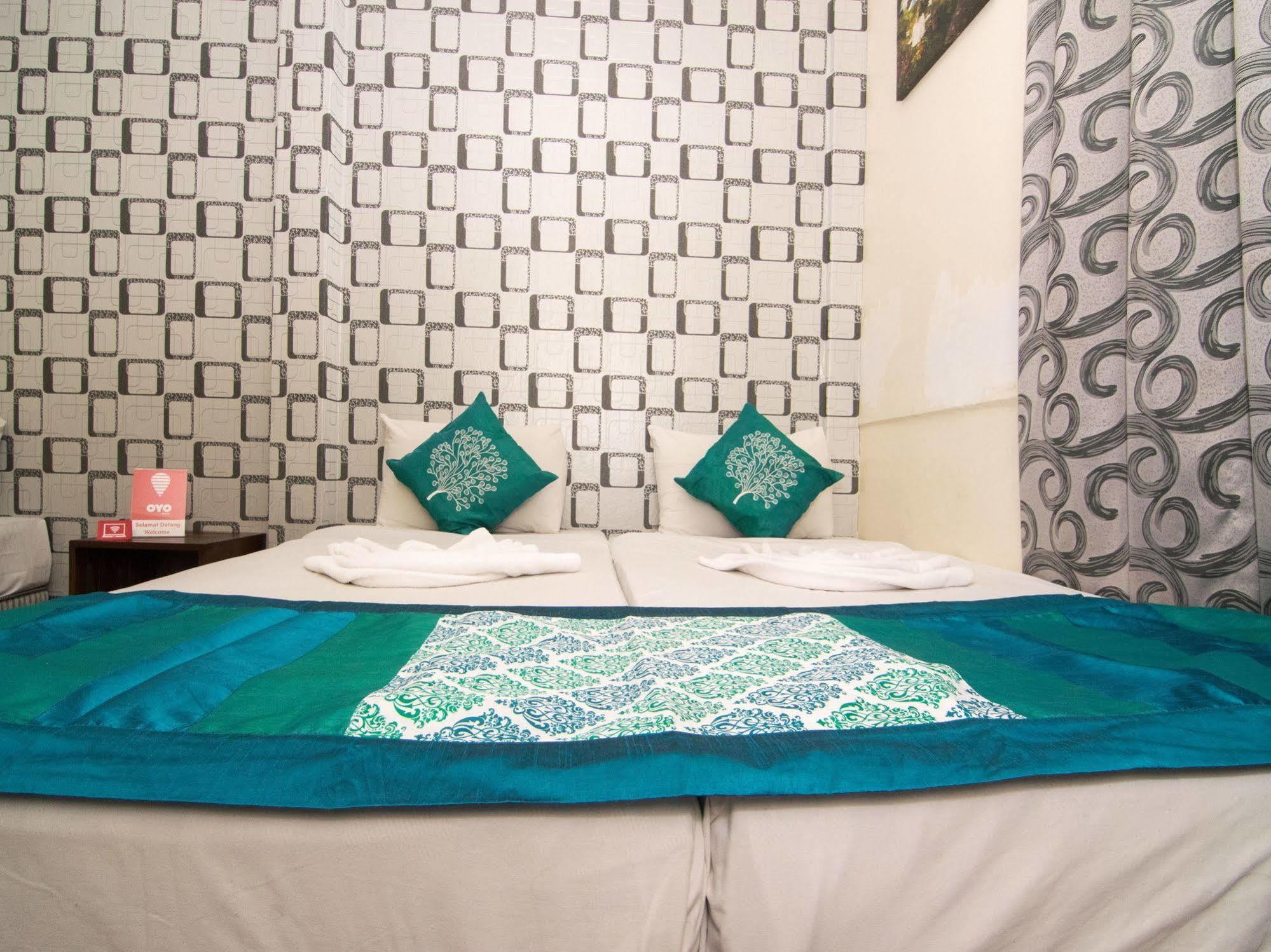 Oyo 103 V'la Garden Hotel