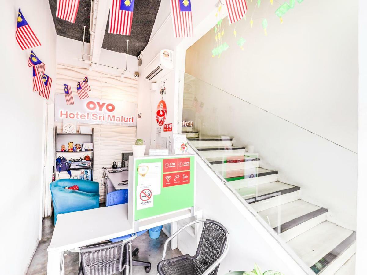 Oyo 220 Sri Maluri Hotel 2*