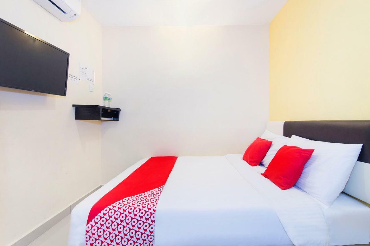 Hotel Oyo 220 Sri Maluri 2*