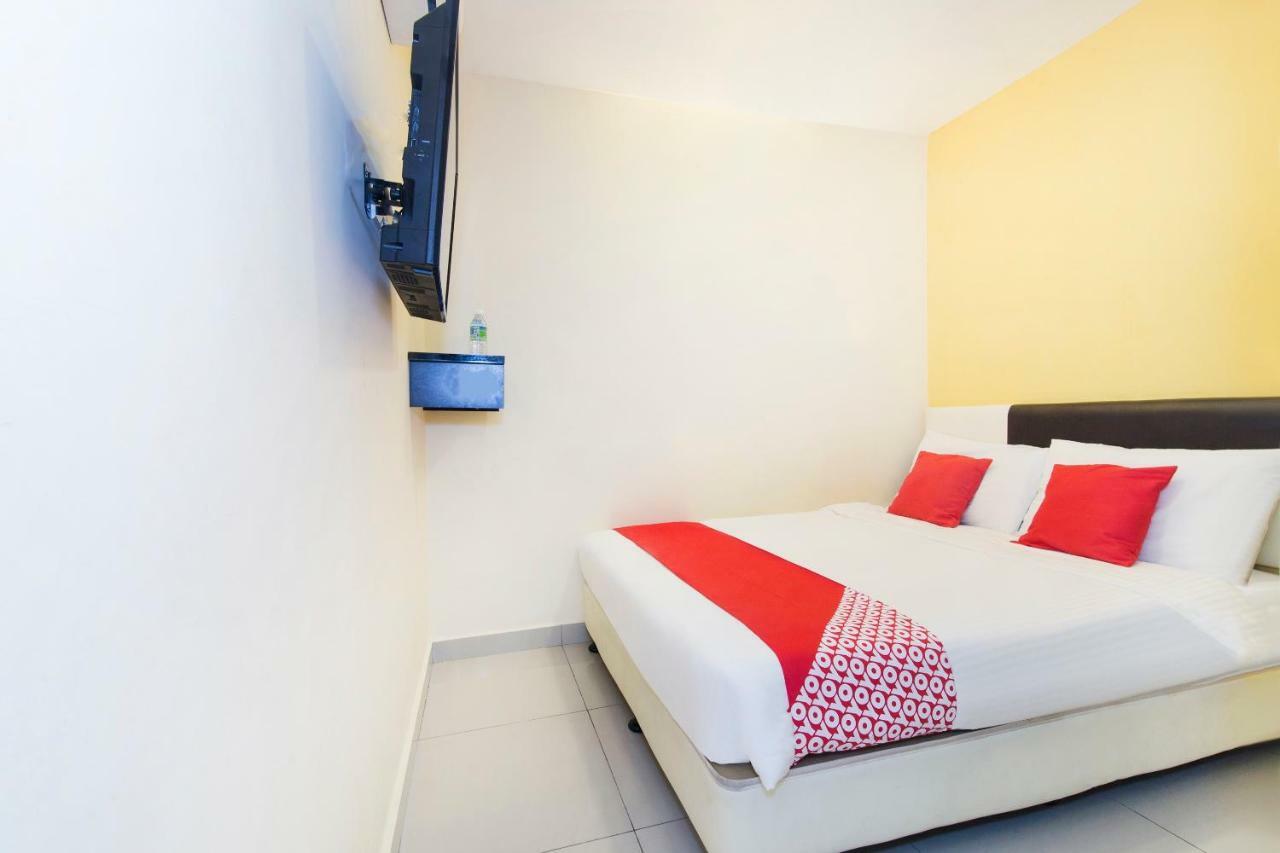 Hotel Oyo 220 Sri Maluri 2*