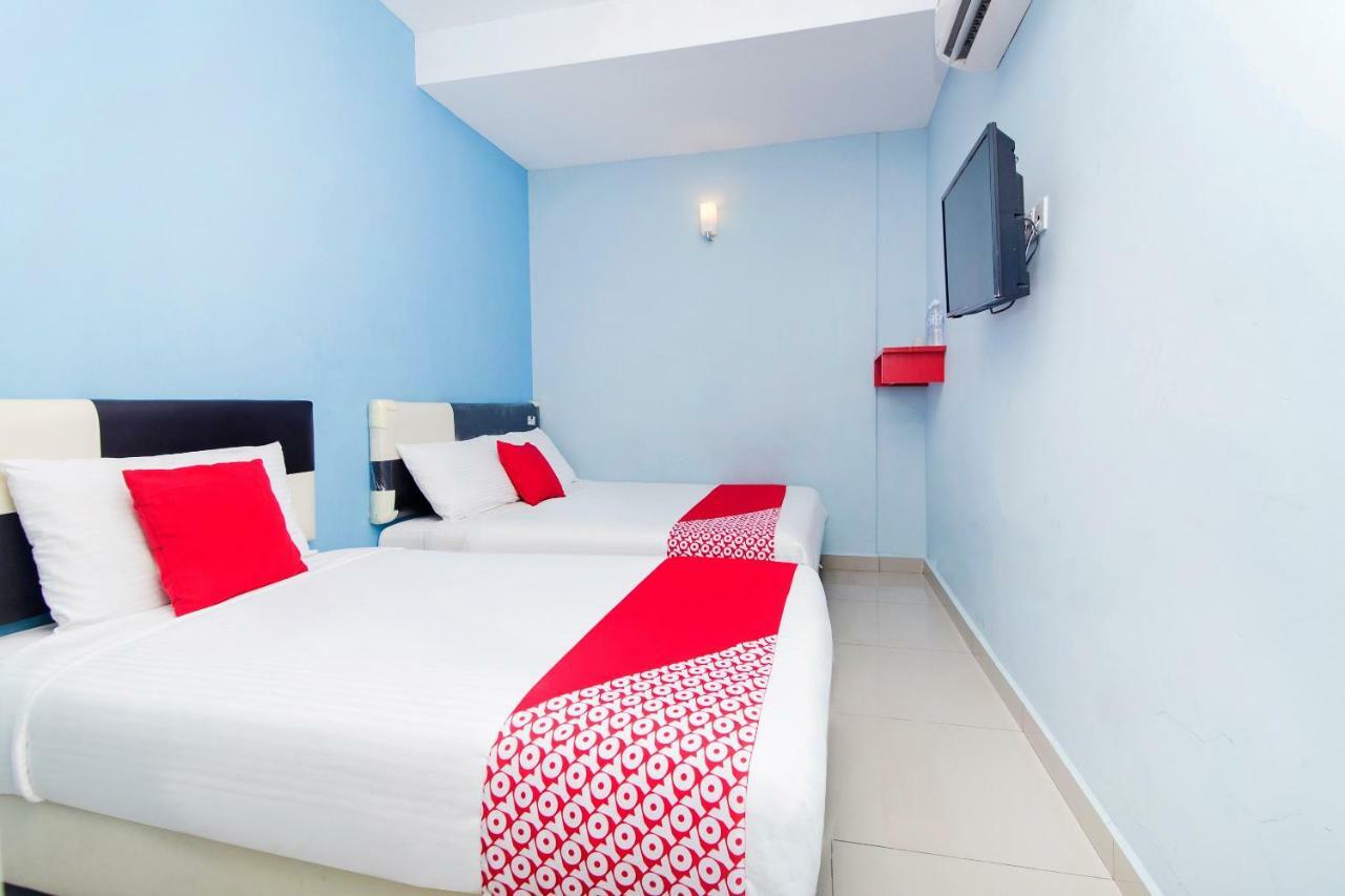 Hotel Oyo 220 Sri Maluri 2*