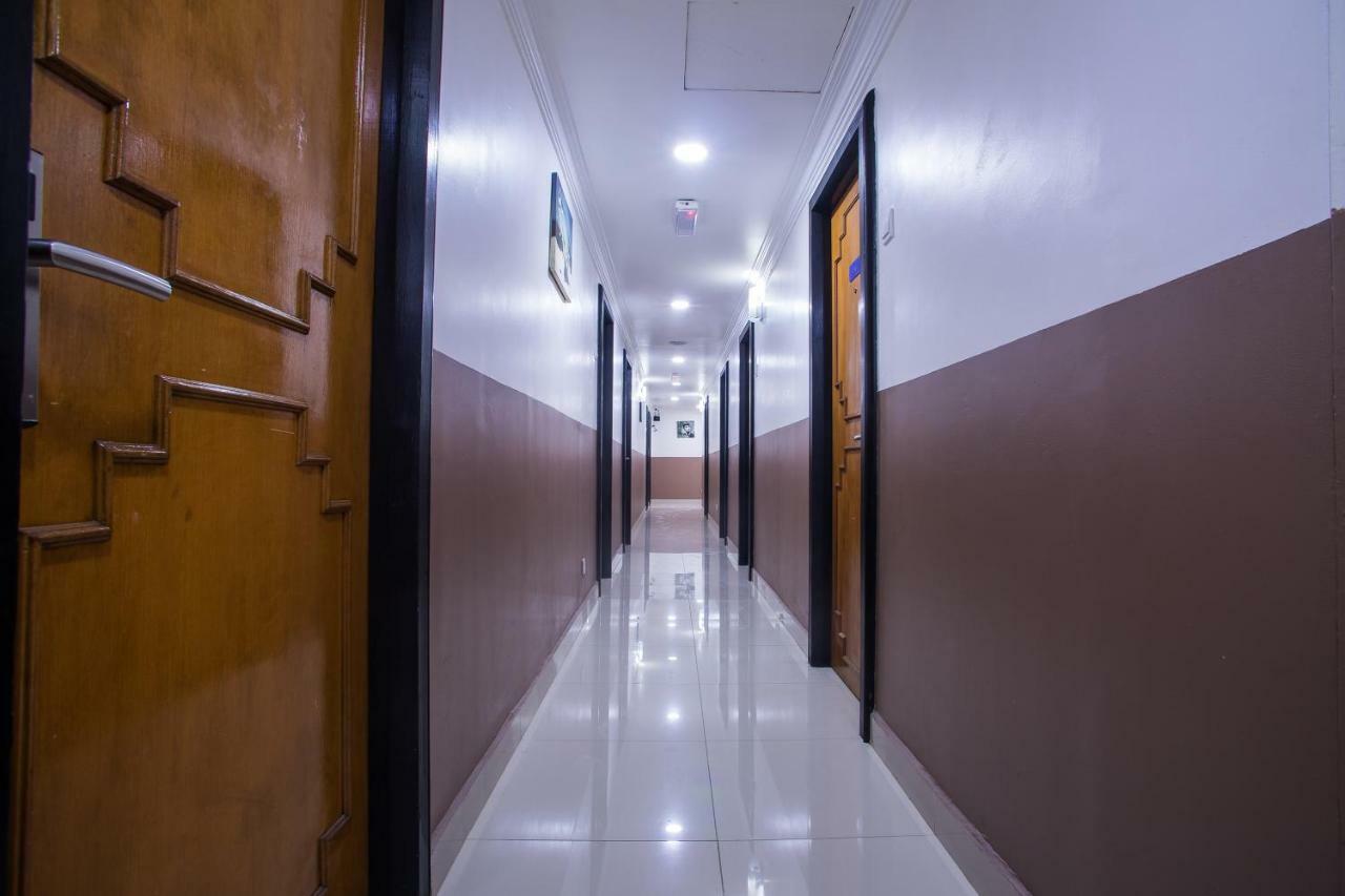 Oyo 43929 Adak Kuala Lumpur