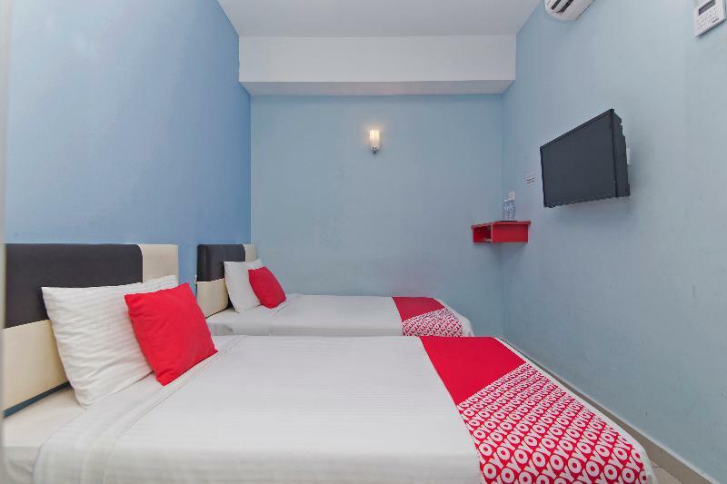 Oyo 220 Sri Maluri Hotel
