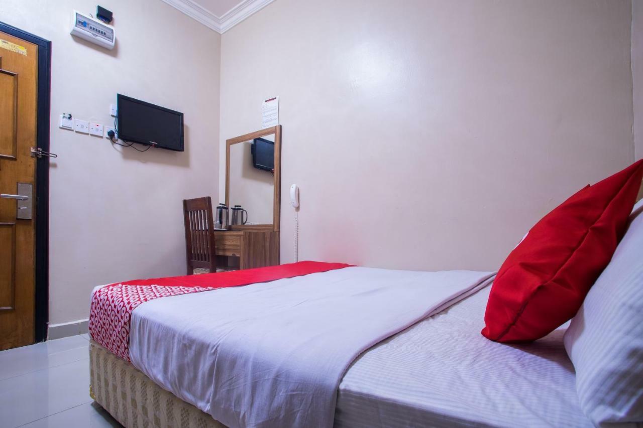 Hotel Oyo 43929 Adak