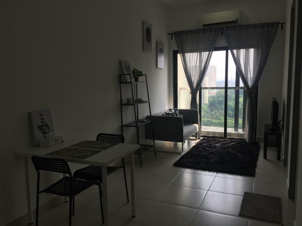 Apartment Vim 3 At Bdr Menjalara Near Eateries & Mall, Free Parking Kuala Lumpur