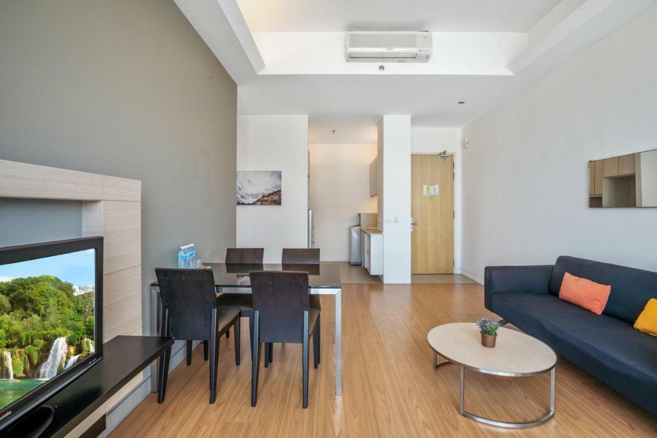 Greystone Haus @ Swiss Garden Residences Apartment *