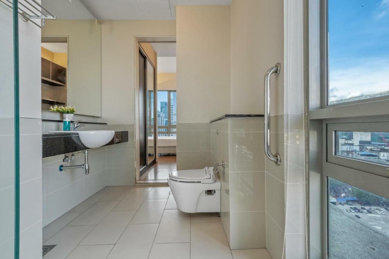 Greystone Haus @ Swiss Garden Residences Apartment *
