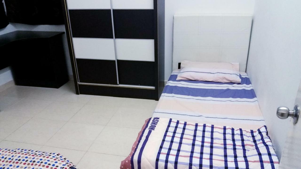 Apartment Large 4bedroom Homestay Pv6 With Large Swimming Pool *