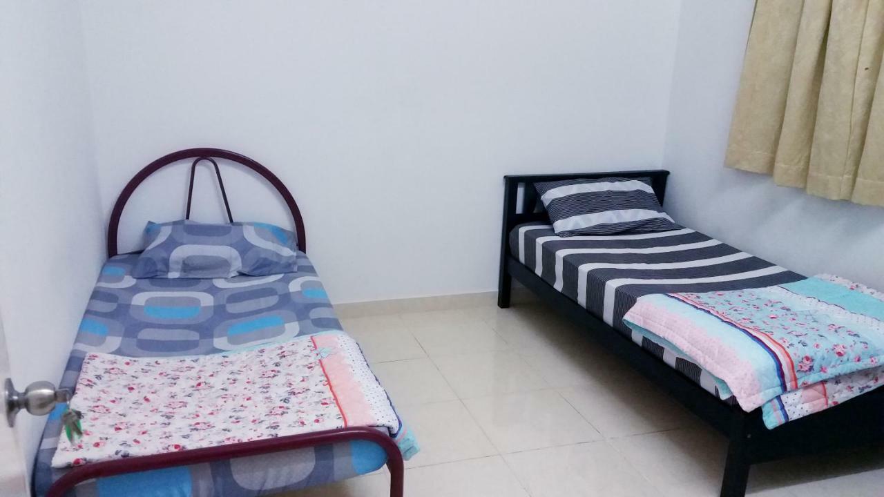 Apartment Large 4bedroom Homestay Pv6 With Large Swimming Pool *