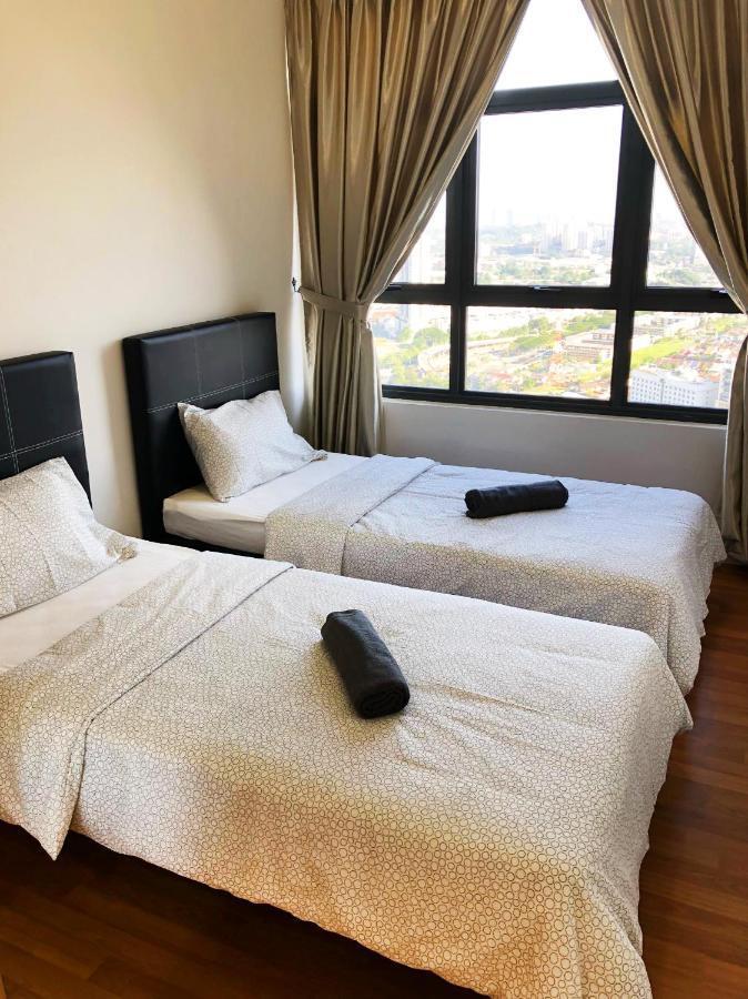 Lakeville Residences Apartment *