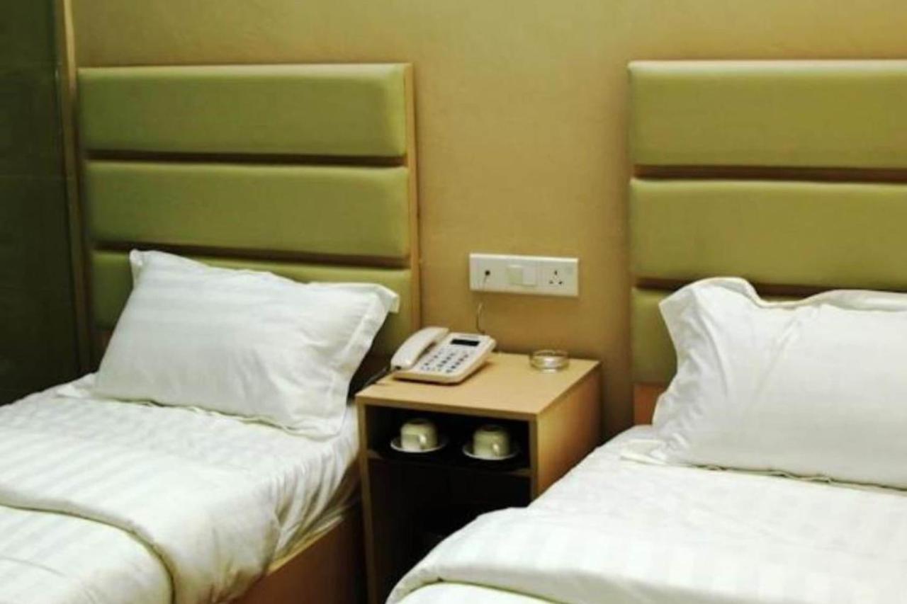 Hotel Oyo 89837 Ocean 77 2*