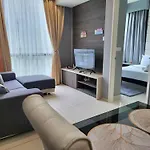 Robertson Apartment With City View