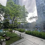 Star Suite 5Min Walk To Klcc Netflix