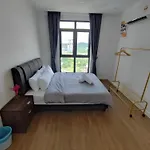 Mid Valley Nearby Double 2Suite Room 4-6Pax