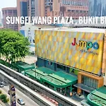 Fahrenheit Bukit Bintang Big Group 13Pax Family Suites