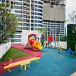 Rosewood Suites At Reizz Residence