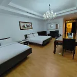 Times Square Services Star Apartment At East Lobby