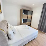Quill Residence Suites Klcc Sunlight
