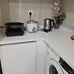 Astoria Ampang, 6Pax - Near Klcc, Zoonegara, Ampangpoint Mall