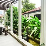 68 Palms 01 L Midvalley L Kl Sentral L 5 Pax