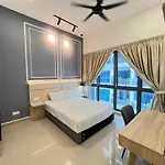 Colony Service Suites Klcc At Sky World