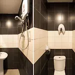 Oyo 191 Ml Inn Hotel