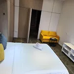 Scarletz Suites Klcc By Signature Apartment