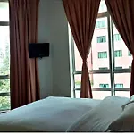 Lucky 11 Hotel