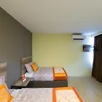 Oyo 142 Sh Hotel Kota Damansara