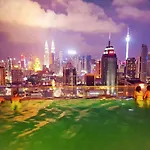 Tuxedo Kl -No.1 Rooftop Pool W Skyscraper Views