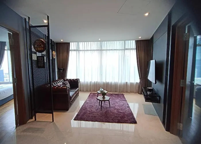 The Luxury Penthouse Twin Tower View