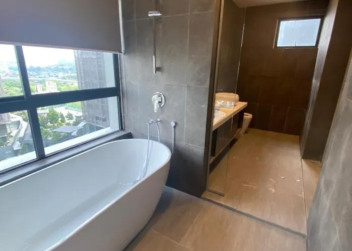 Astoria,4R3B,4Kmtoklcc,1505Sf,Bigbalcony,Newcondo,Bathtub,Nicefacilities