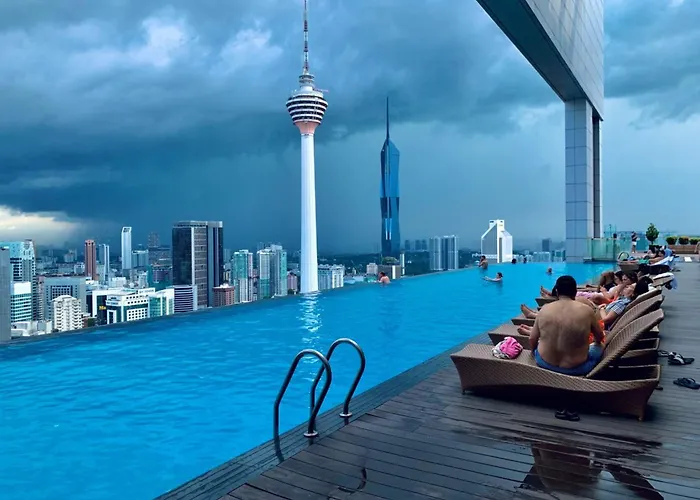 The Platinum Klcc By Sky Pool